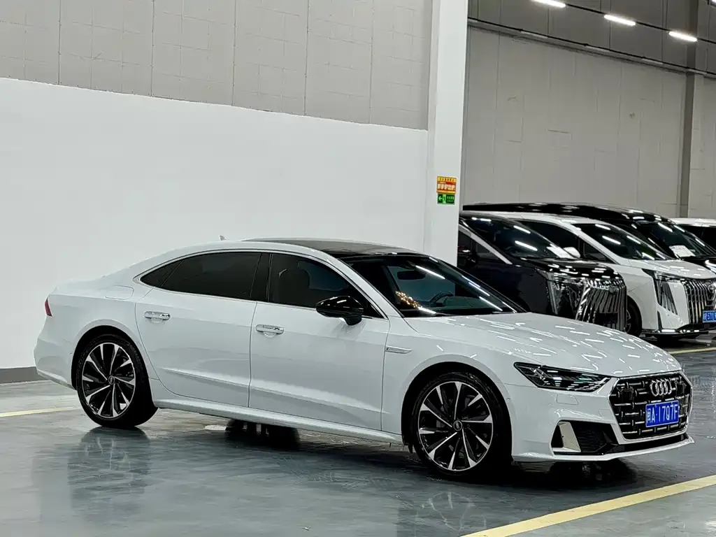 Audi A7L — фото 10