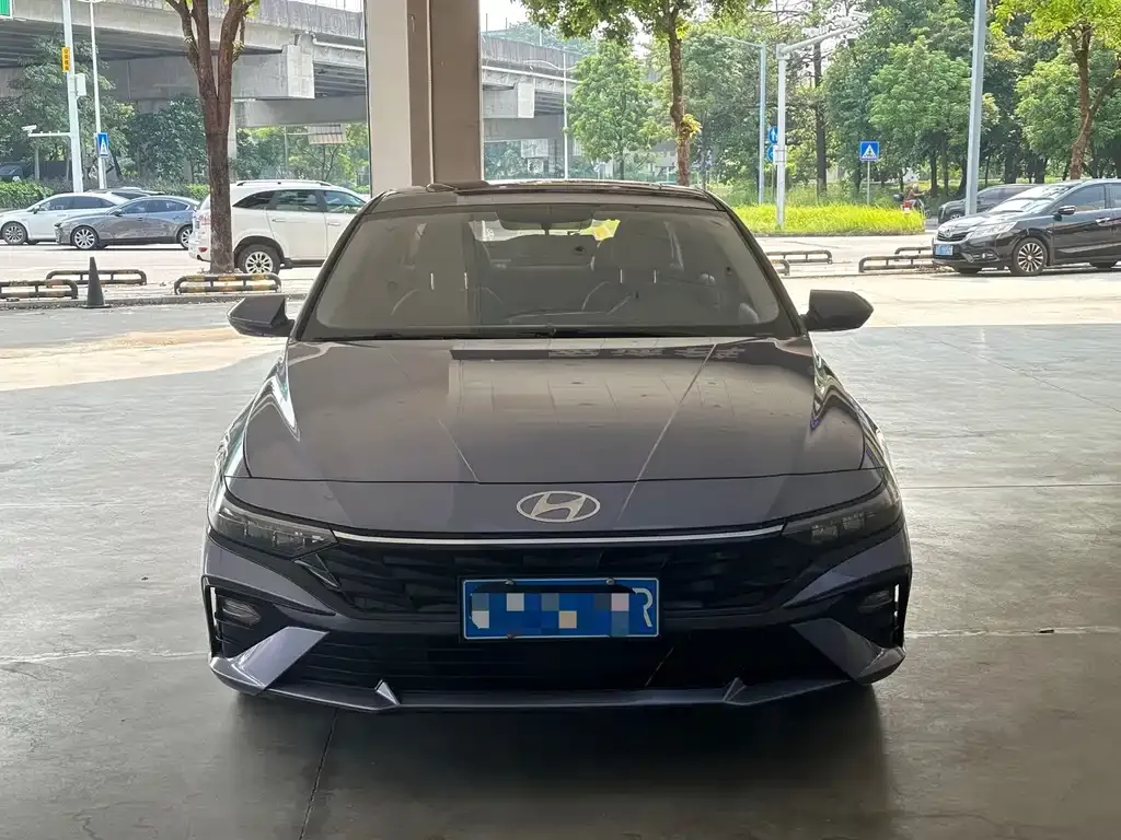 Hyundai Elantra — фото 10