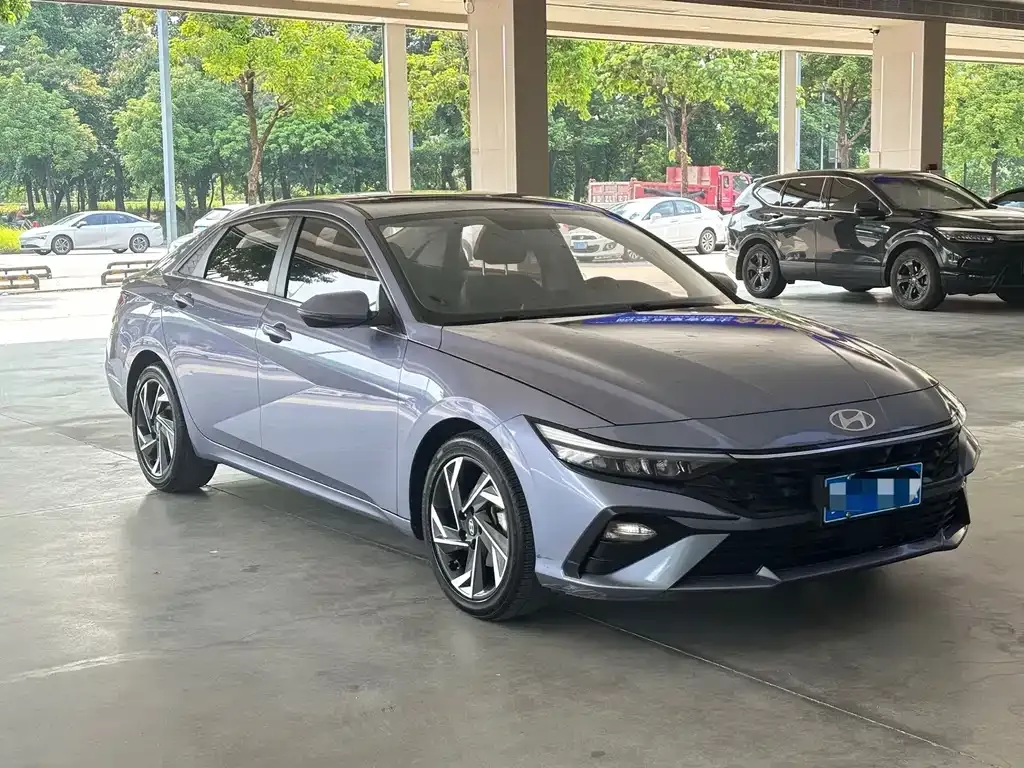 Hyundai Elantra — фото 7