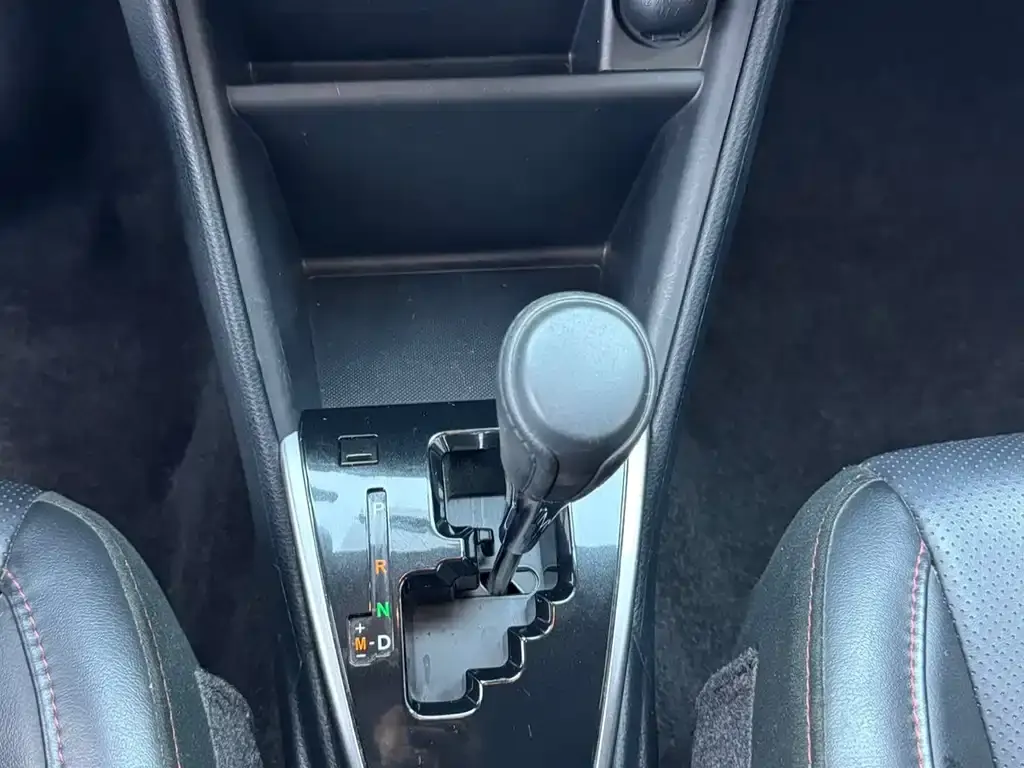 Toyota Yaris L — фото 9