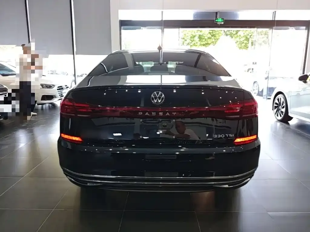 Volkswagen Passat — фото 8