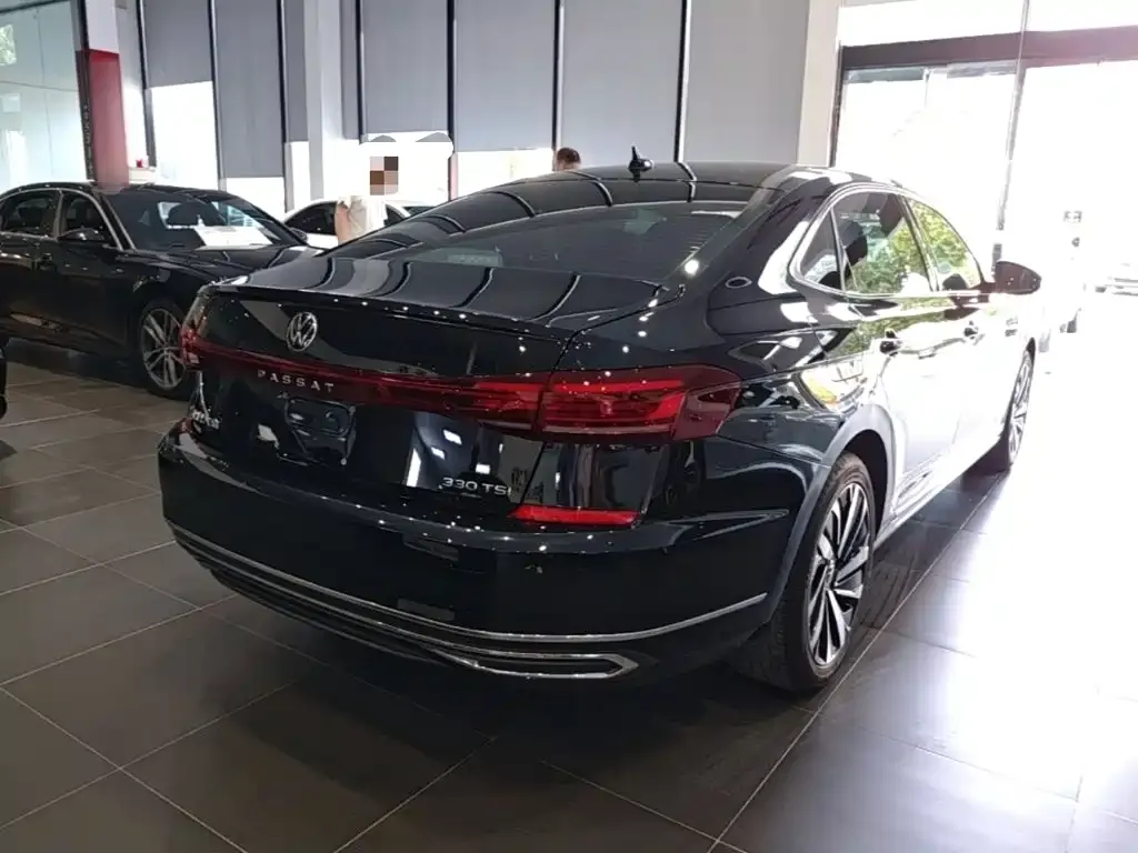 Volkswagen Passat — фото 10