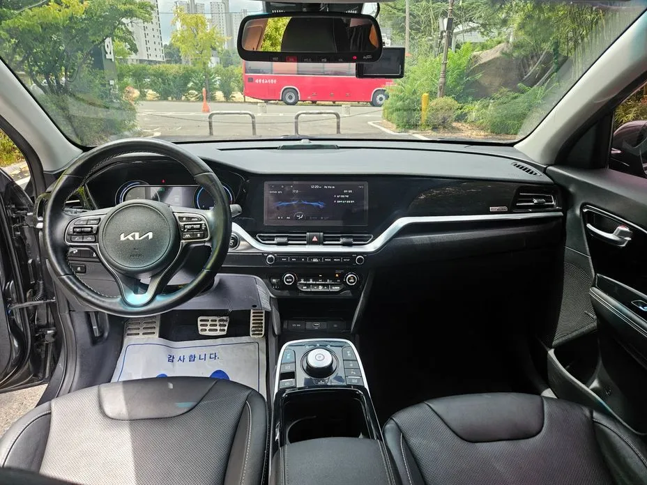 Kia Niro — фото 9