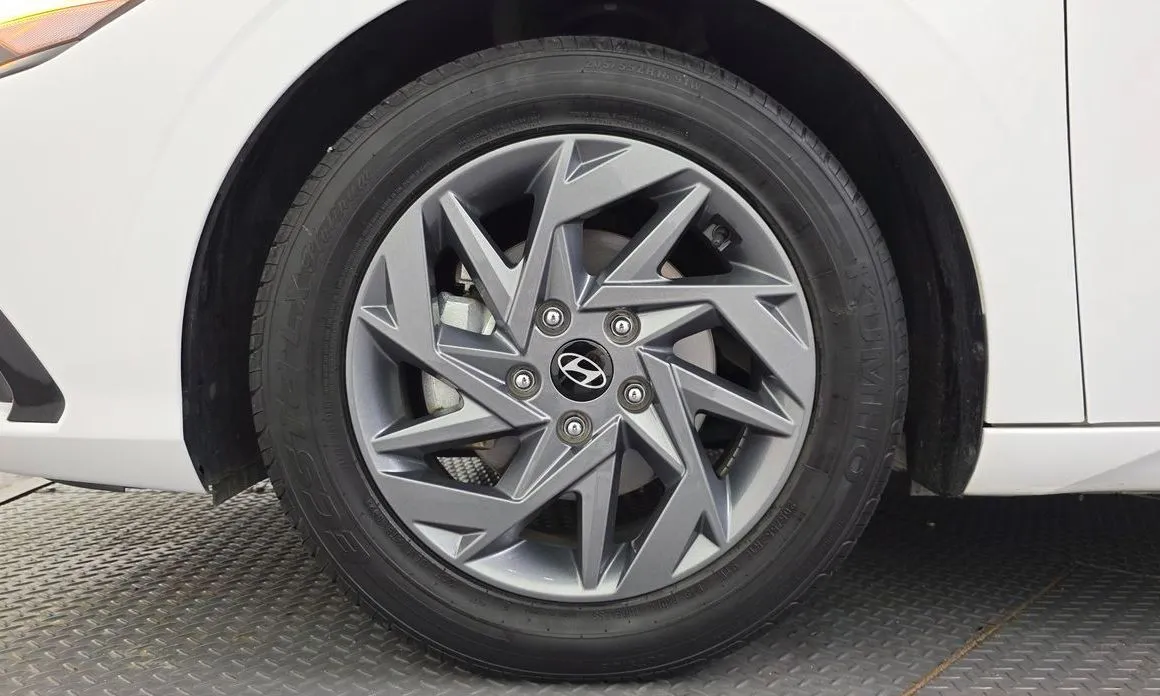 Hyundai AVANTE — фото 2