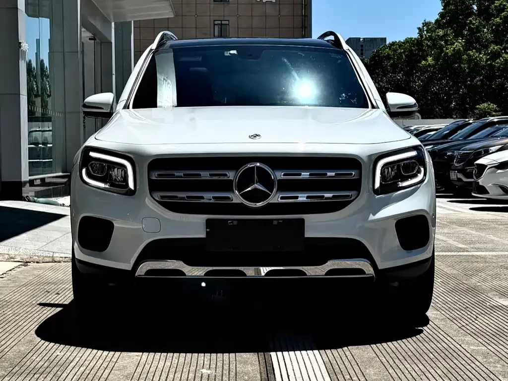 Mercedes-Benz GLB — фото 8