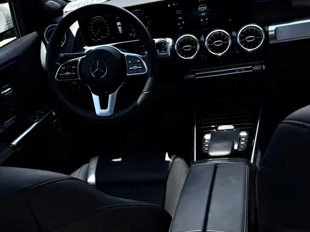 Mercedes-Benz GLB — фото 10