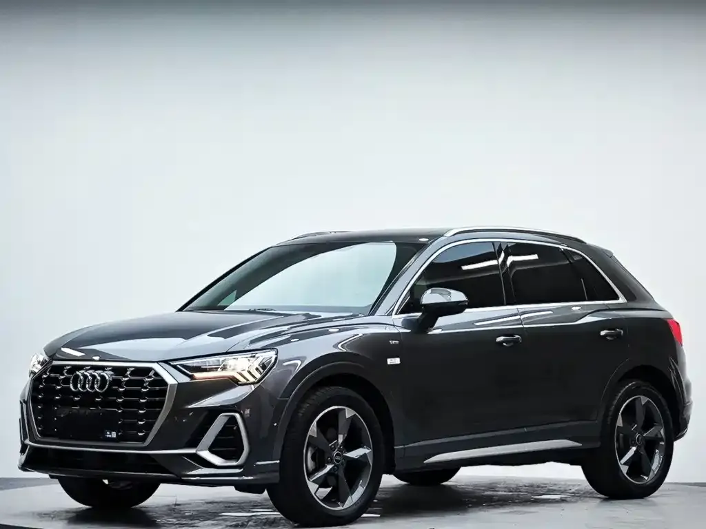 Audi Q3 — фото 1