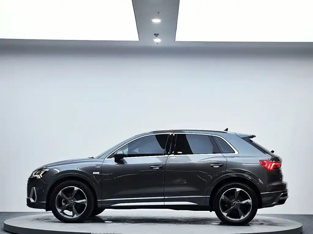 Audi Q3 — фото 10