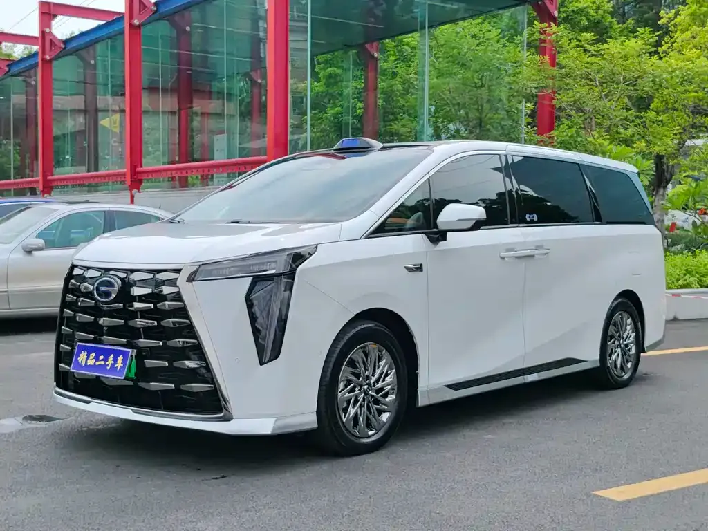 GAC Motor Trumpchi M8 — фото 1