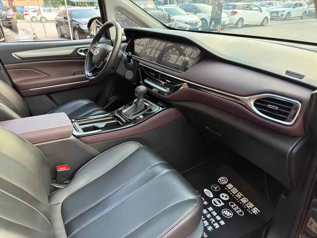 GAC Motor Trumpchi M6 — фото 7