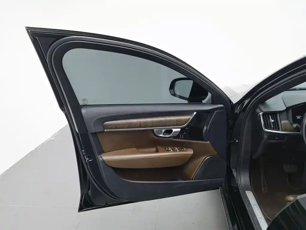 Volvo S90 — фото 5