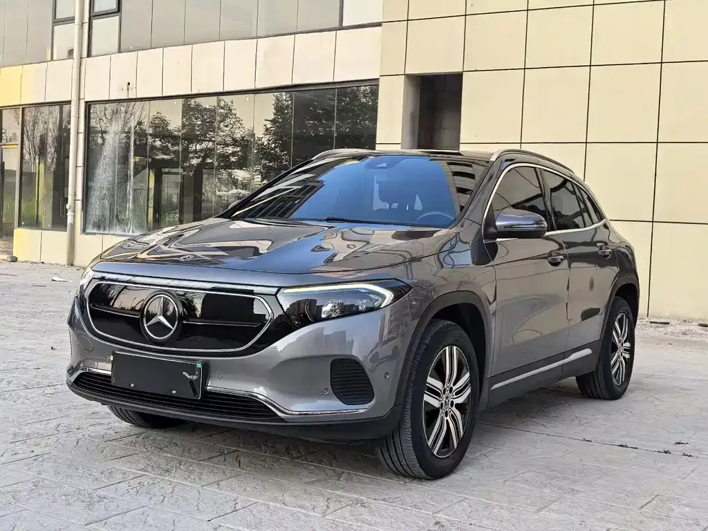 Mercedes-Benz EQA — фото 1