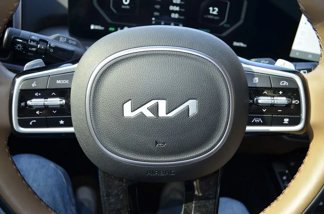 Kia Sorento — фото 4