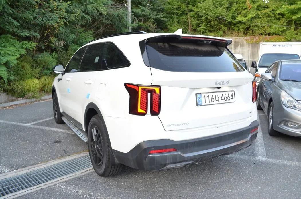 Kia Sorento — фото 9