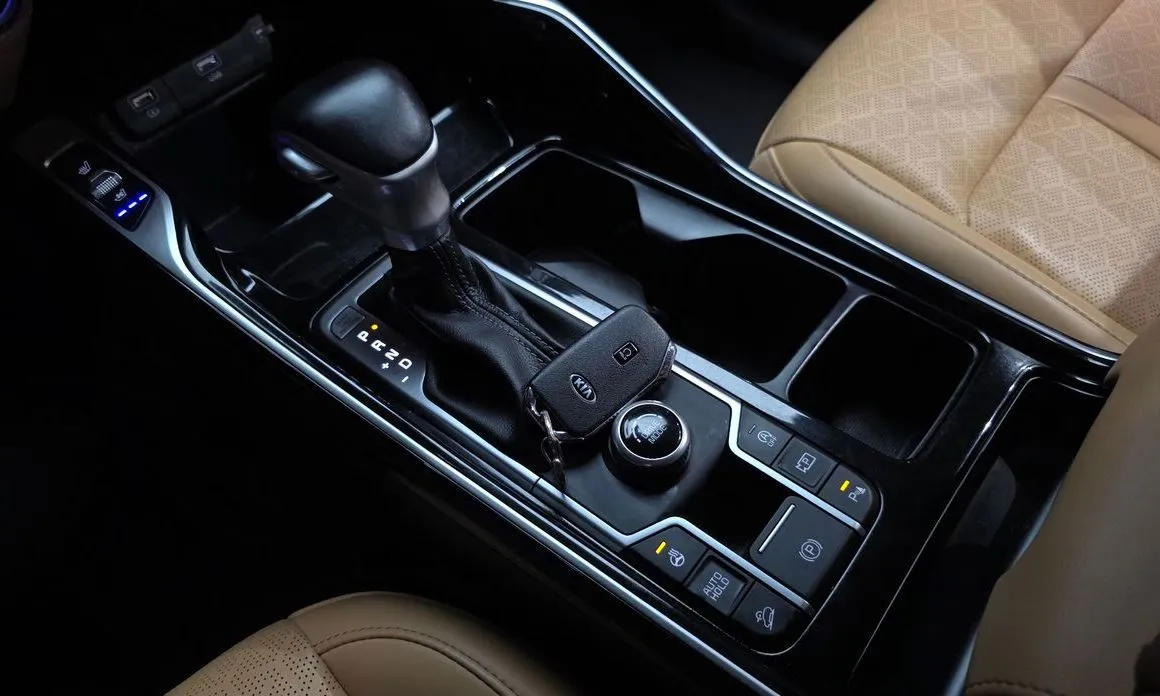 Kia Sorento — фото 10