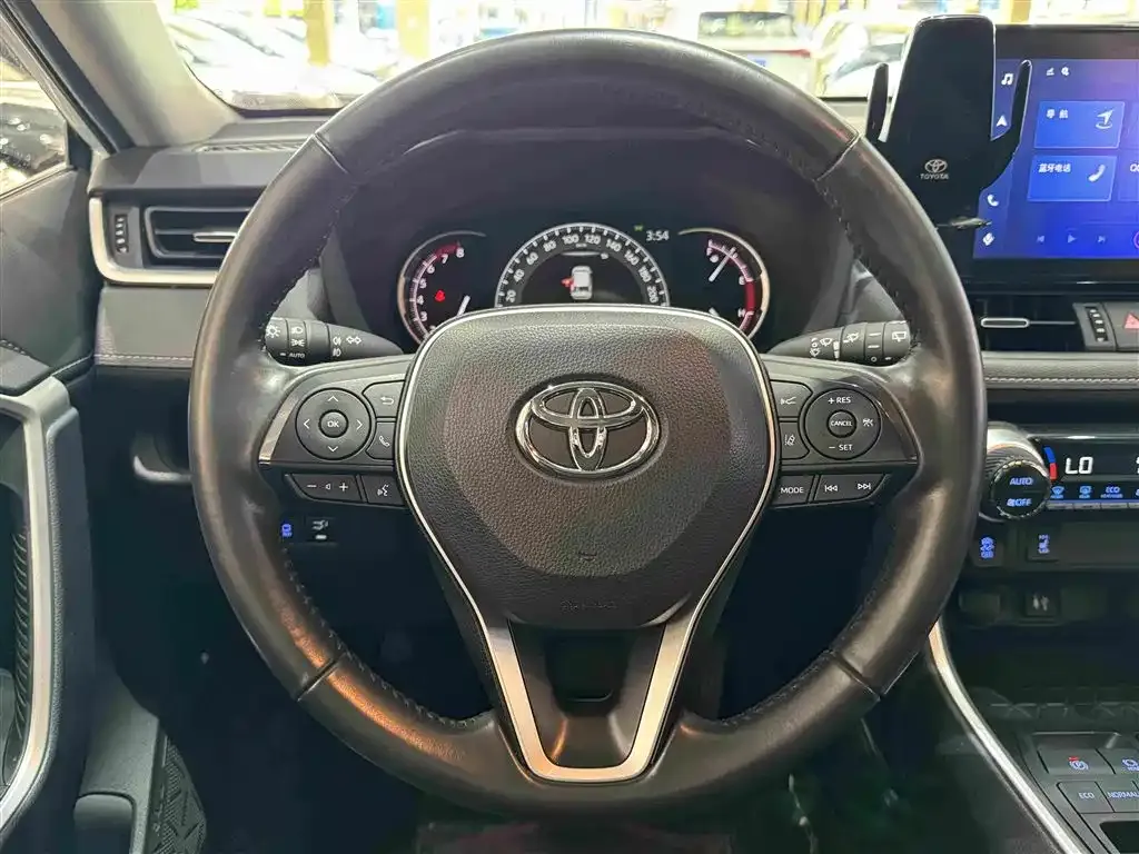 Toyota RAV4 — фото 3