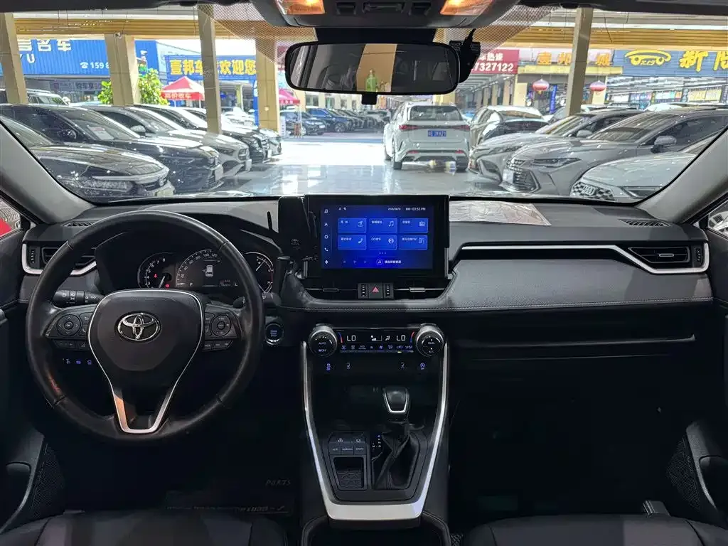 Toyota RAV4 — фото 6