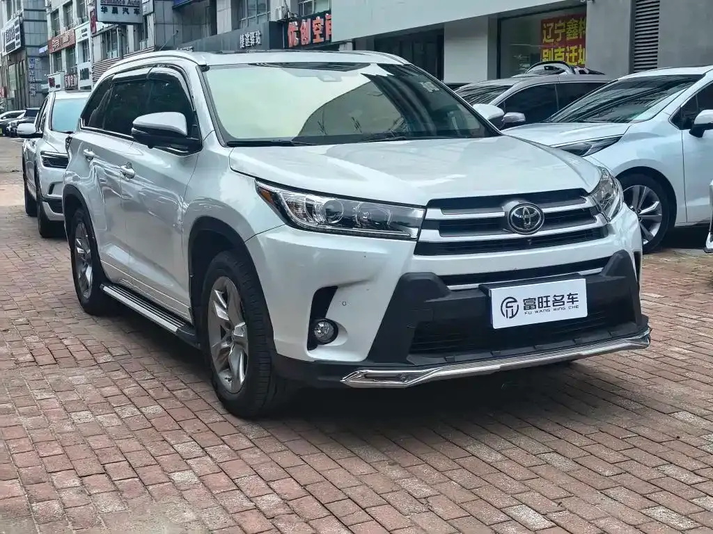 Toyota Highlander — фото 10