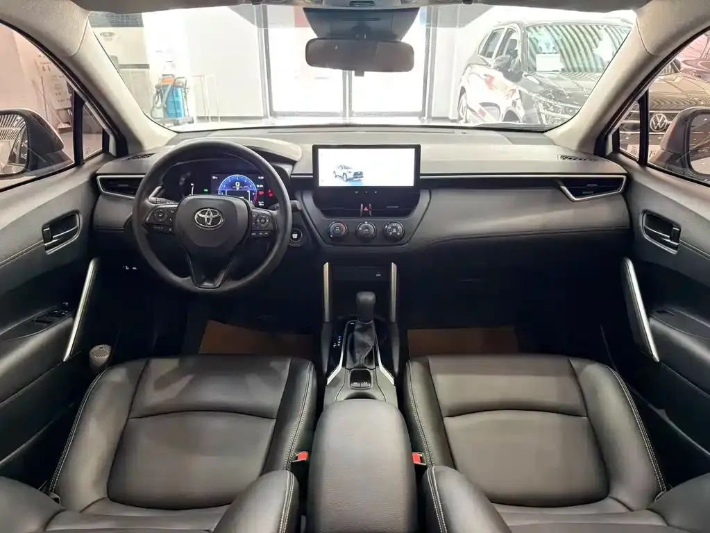 Toyota Corolla Cross — фото 7
