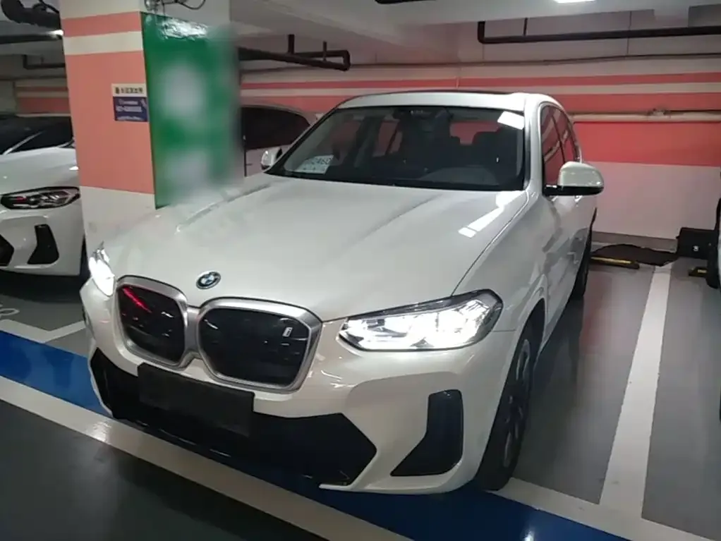BMW iX3 — фото 2