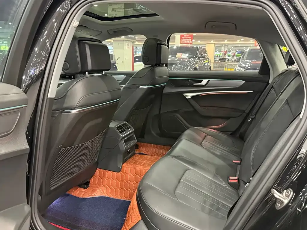 Audi A6L — фото 10