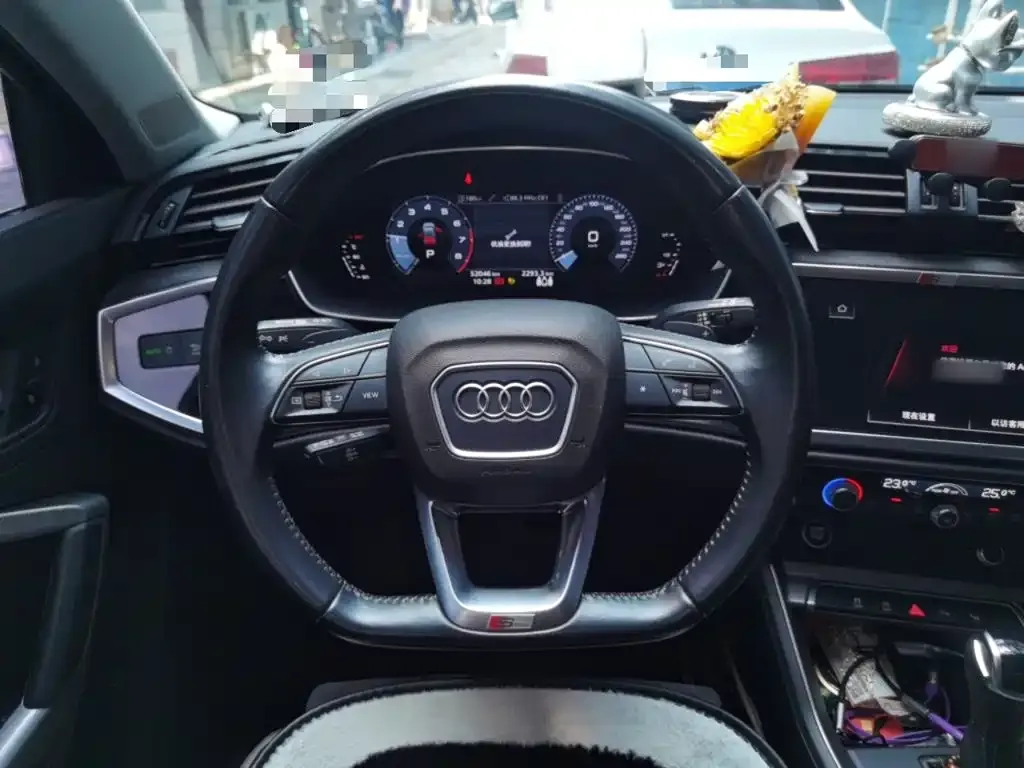Audi Q3 — фото 7
