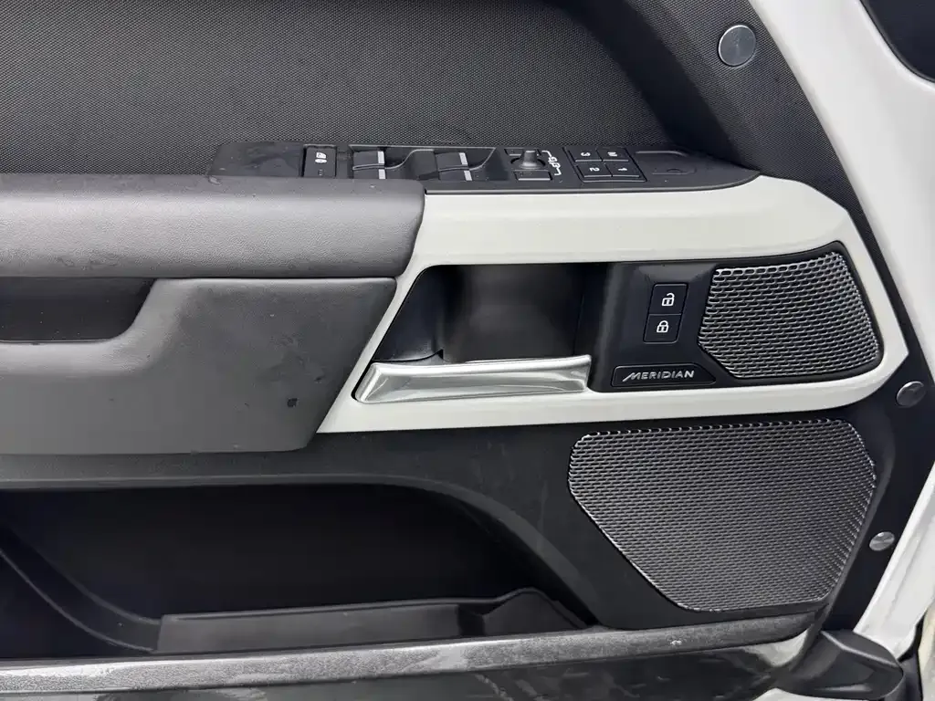 Land Rover Defender — фото 3