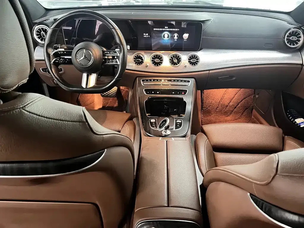 Mercedes-Benz E-Class — фото 10