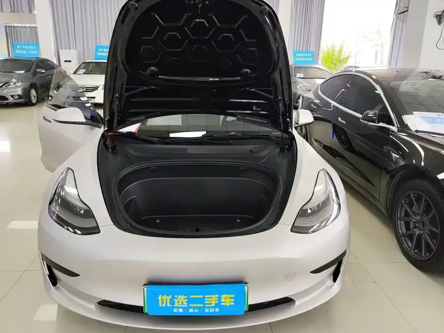 Tesla Model 3 — фото 10
