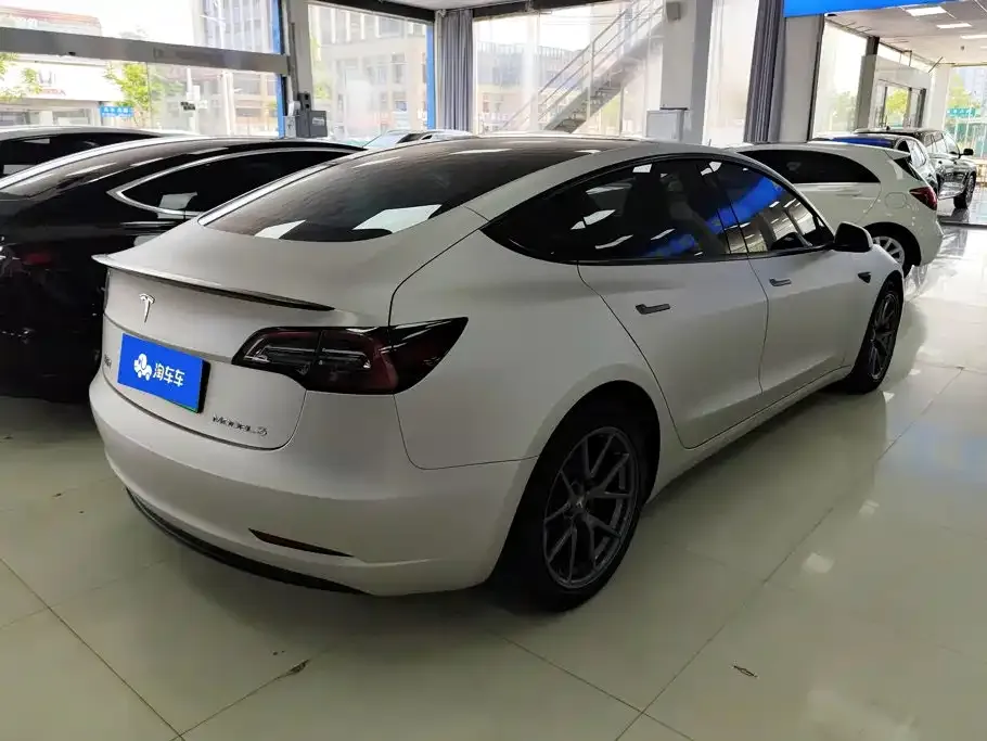 Tesla Model 3 — фото 6