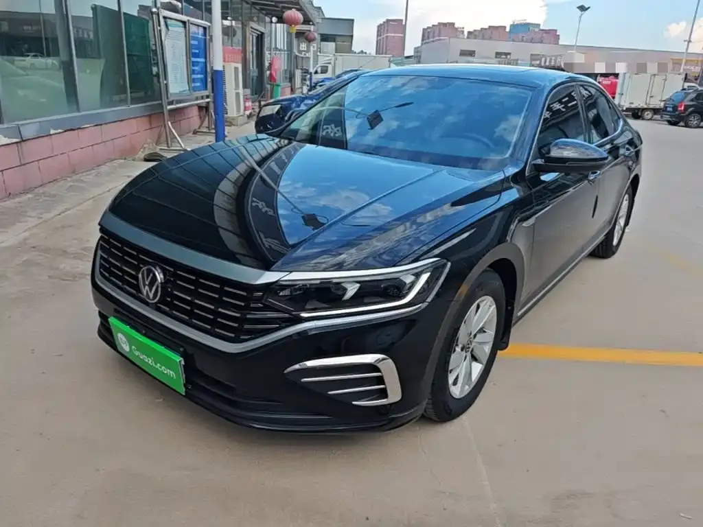 Volkswagen Passat — фото 1