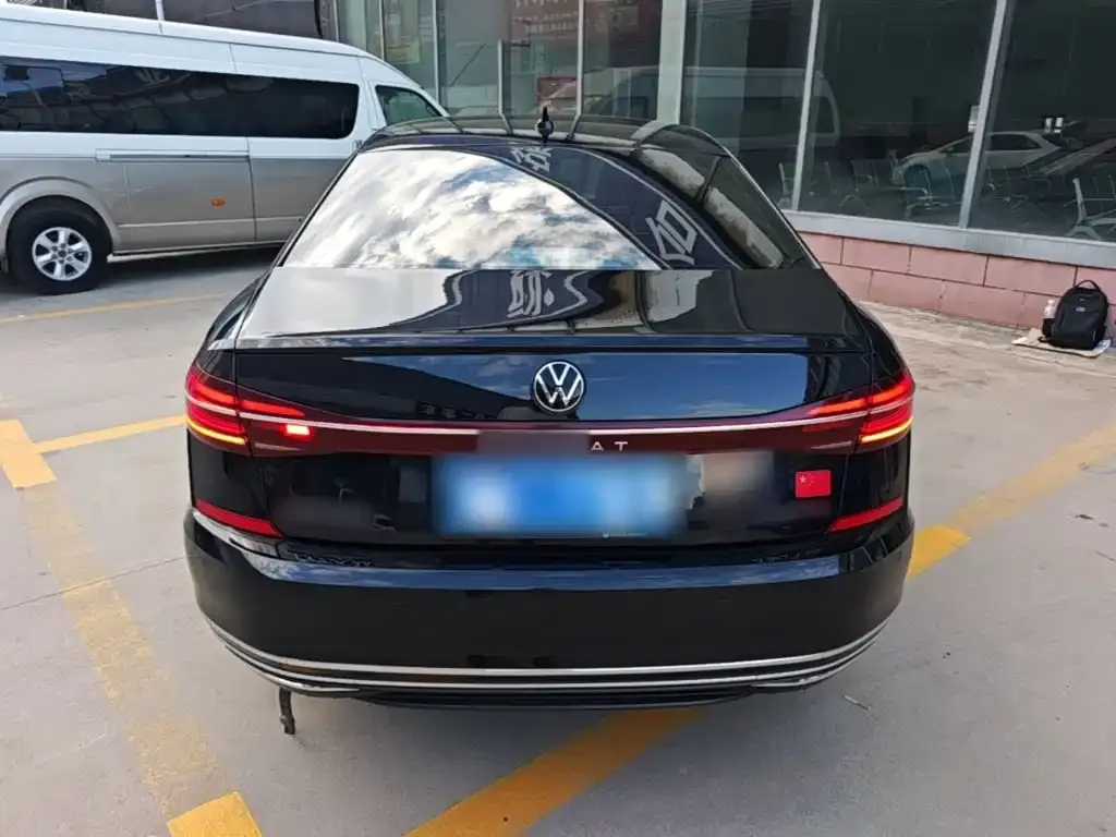 Volkswagen Passat — фото 6