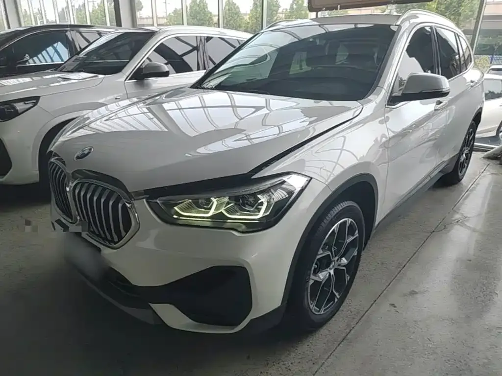 BMW X1 — фото 5