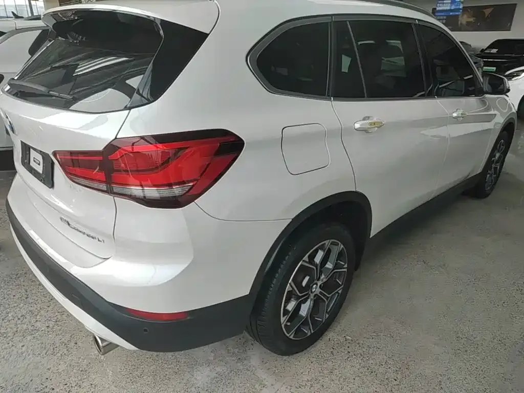 BMW X1 — фото 10