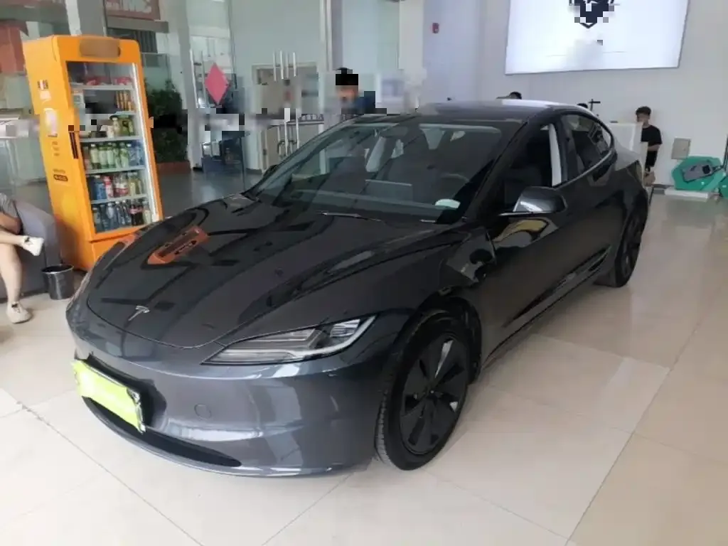 Tesla Model 3 — фото 10