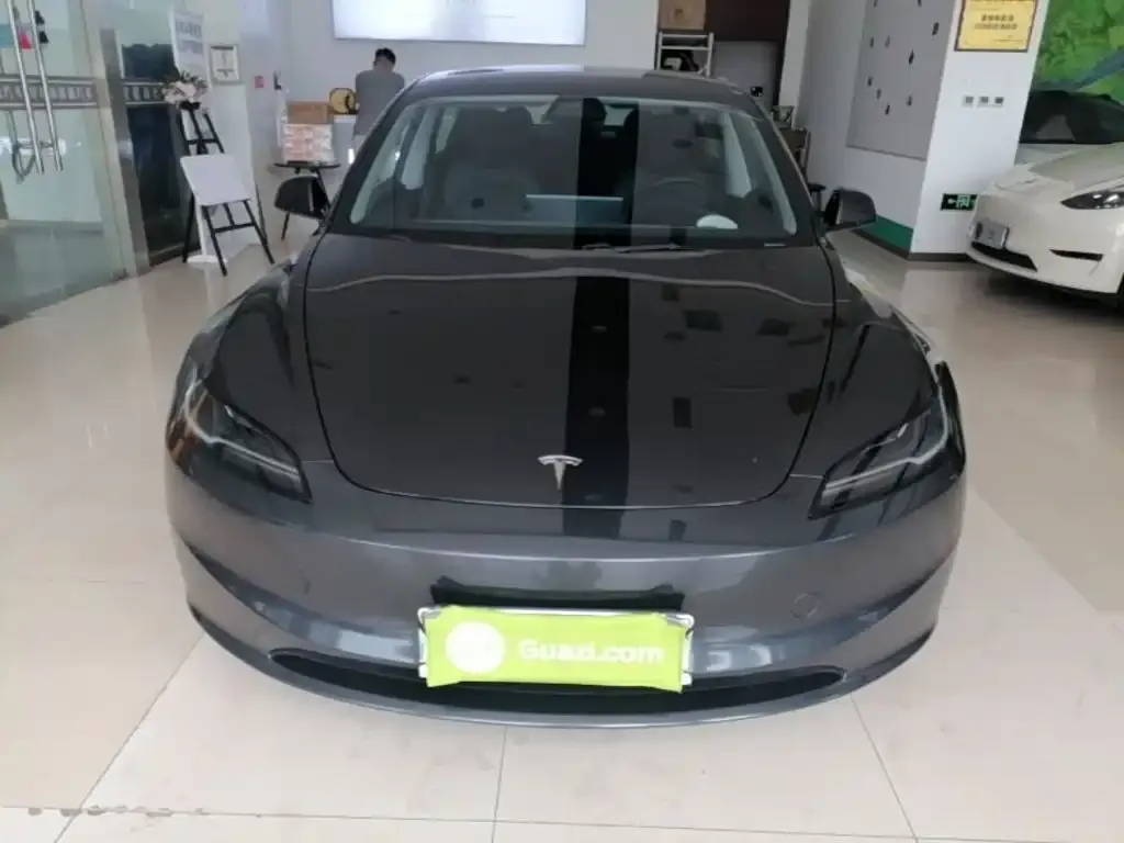 Tesla Model 3 — фото 2