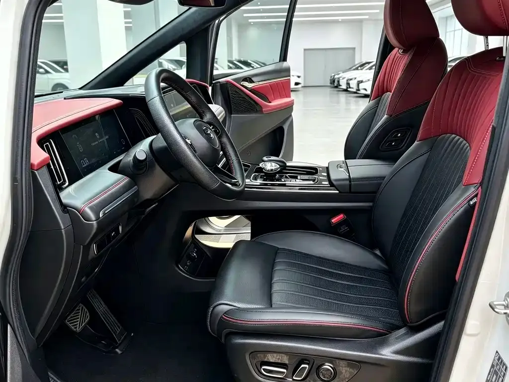 GAC Motor Trumpchi M8 — фото 10