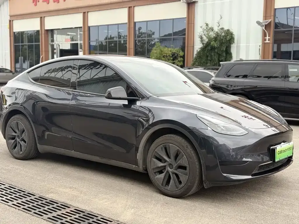 Tesla Model Y — фото 7