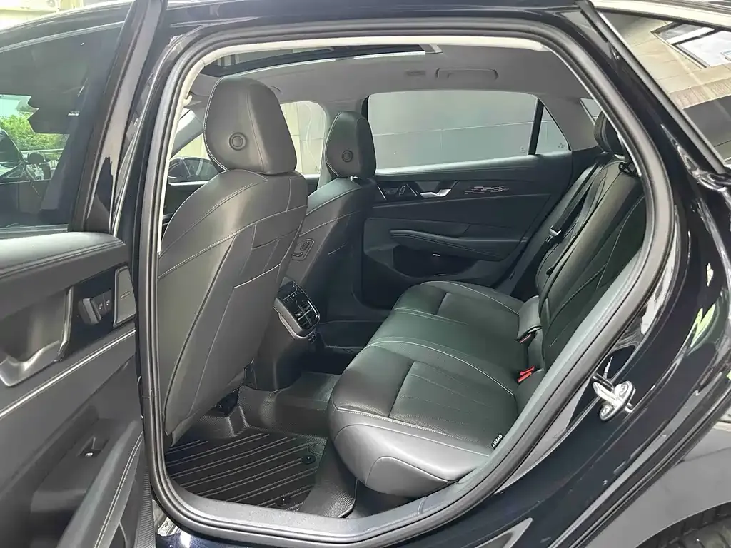 Volkswagen Passat — фото 9