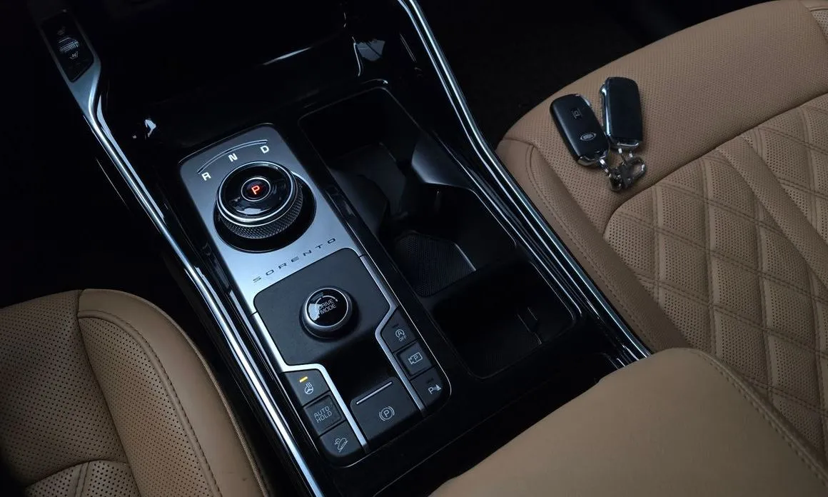 Kia Sorento — фото 9