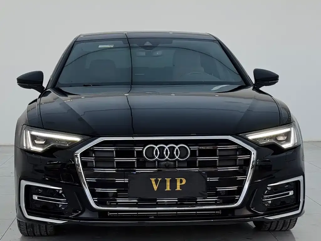 Audi A6L — фото 1