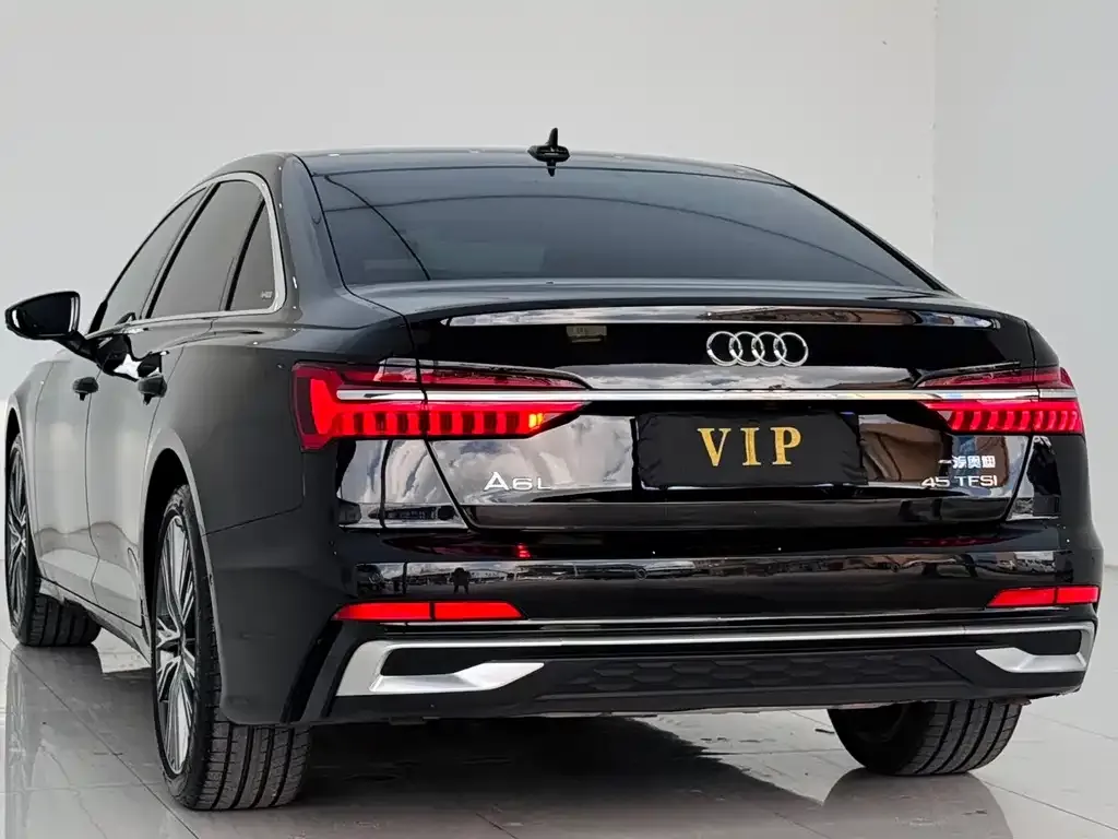 Audi A6L — фото 10