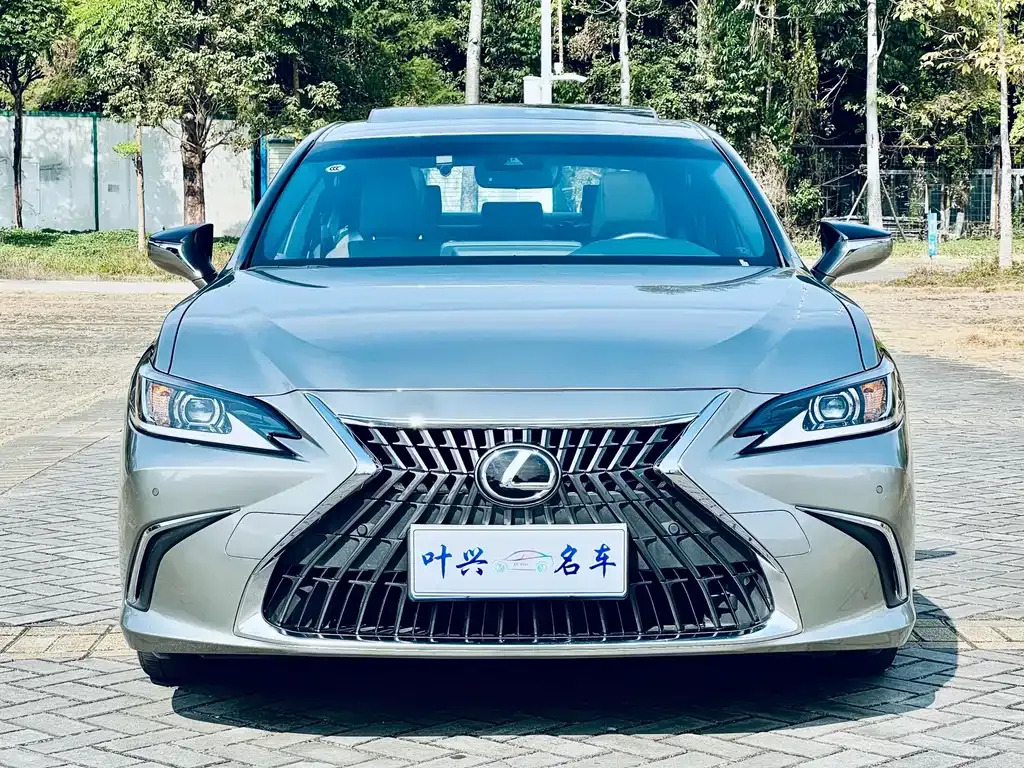 Lexus ES — фото 9