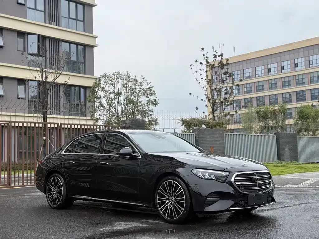 Mercedes-Benz E-Class — фото 5