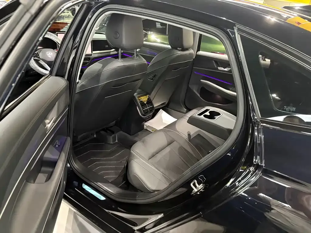 Volkswagen Passat — фото 4