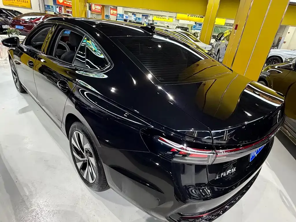 Volkswagen Passat — фото 3