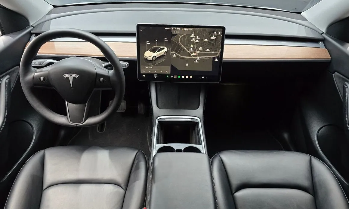 Tesla Model Y — фото 8