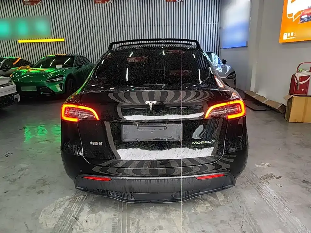 Tesla Model Y — фото 5