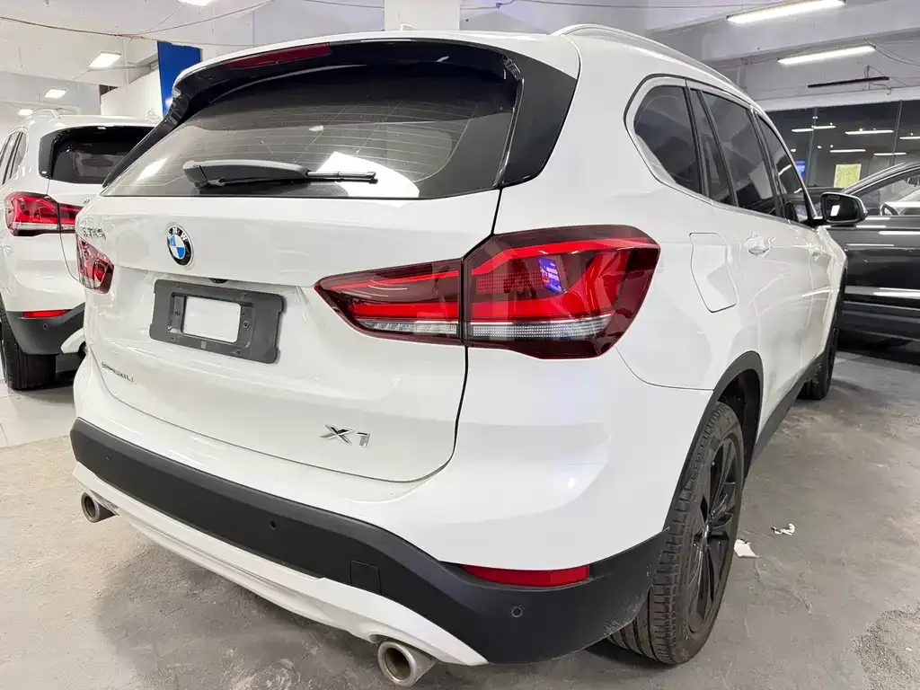BMW X1 — фото 9