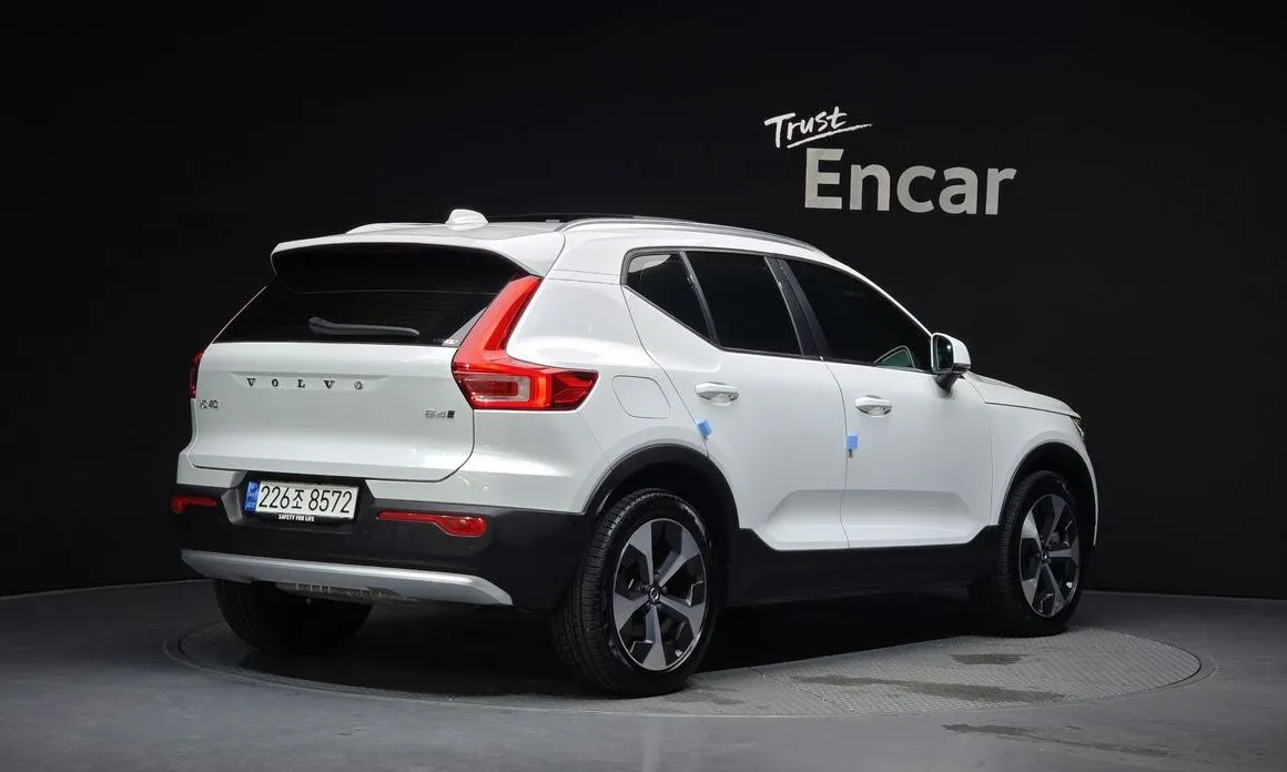 Volvo XC40 — фото 3